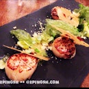Pan Seared Scallops With Braised Leeks