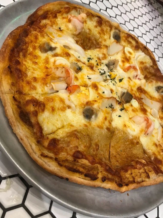 Laksa Pizza ($22++)