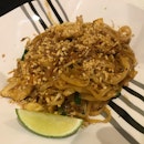 Phad Thai Noodle With Chicken