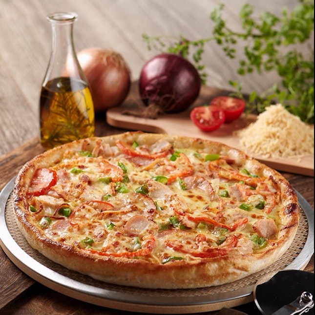 Ranch Style Chicken Pizza. Photographed by Bene Tan