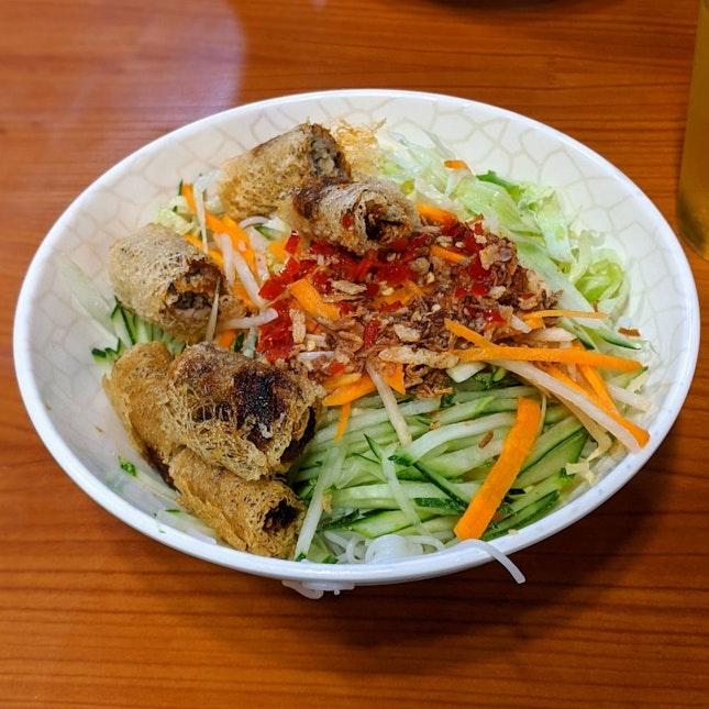 Vietnamese Dry Bun Noodles With Spring Rolls
