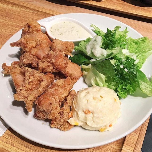 Rang Mang Shokudo: Wasabi Cream Karaage Plate

The pieces of crispy and juicy buttermilk-fried chicken can be dipped into a wasabi cream sauce that is creamy and strong on wasabi flavour!