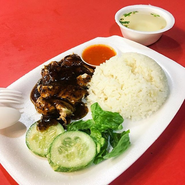 Nasi Ayam Black Pepper from Nur KhairiahThe chicken was tender and tasted great especially with the black pepper sauce, which comes in excess and can be had with the fragrant rice if the chilli provided isn't enough!