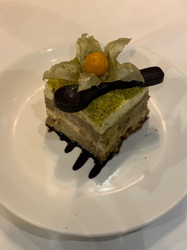 Pistachio Tiramisu Cake