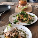 Son-in-law eggs ($18.50) Chicken karaage burger ($20) Corn & salmon fritters ($19.50) Overall ⭐️ 4.5/5 ⭐️ 🍴Cosy cafe that goes beyond classic brunch dishes in serving delicious and unique food that have a fusion twist.