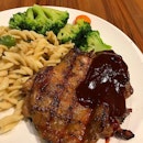 Astons won’t go wrong, especially with this grilled chicken with hickory bbq sauce with 2 sides for only S$9.90.