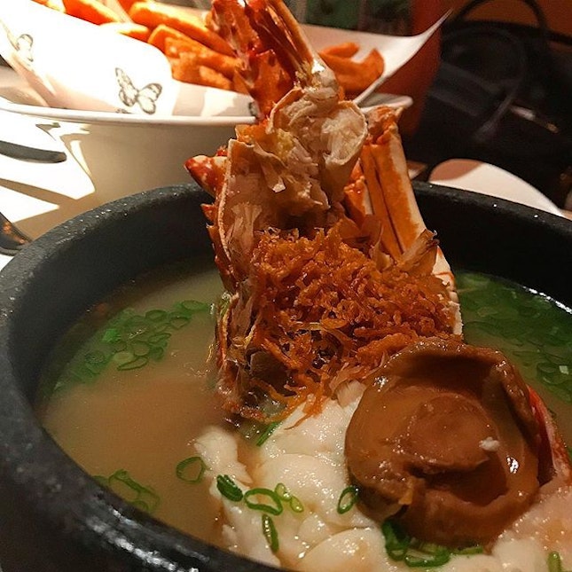 Lobster Porridge 🦞 Came with half a lobster in crab broth, abalone and shreds of dried scallop, fried ginger and scallions.