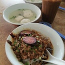my favourite set of meal: Pork noodles + Cham peng