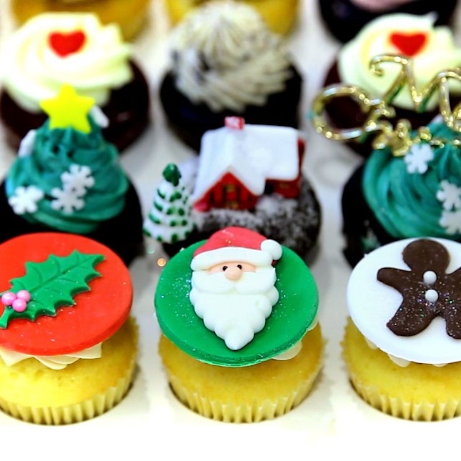 Specialized gourmet cupcake store Whips Cupcakes found at City Square Mall offers a selection of moist and pretty-looking Christmas cupcakes that you can get for the next gathering or Christmas party.