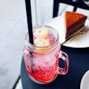 Bestie's #pinklycheesparklesoda drink!