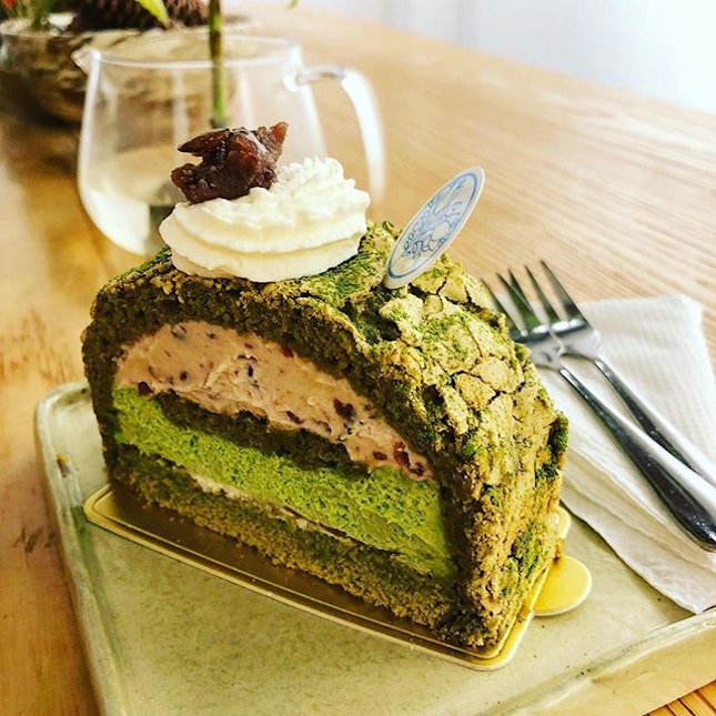 The matcha tert from @flor_patisserie ...