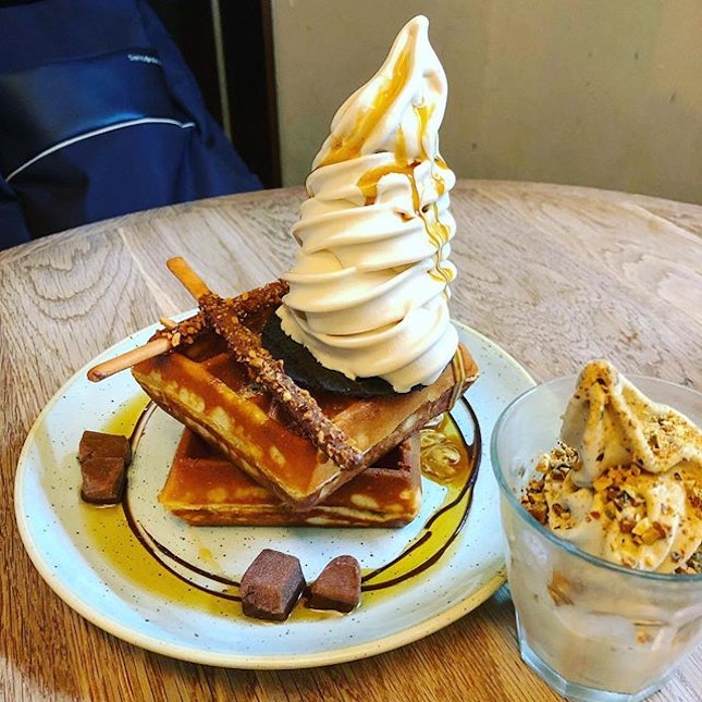 Ytd’s sinful indulgence at @sunday_folks 
Ordered a sharing portion waffle with gula melaka soft serve and pistachios soft serve (additional ice cream).