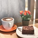 <🇩🇪> Das Geheimnis des Erfolges ist, den Standpunkt des anderen zu verstehen
<🇬🇧> The secret of success is the understanding of others
•
🍰: Brownies - S$4.80
☕️: Hot Chocolate - S$4.50
📍: @maisonkaysersingapore Singapore