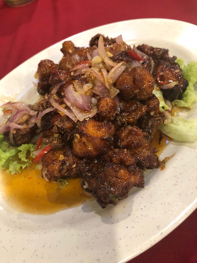 Deep fried chicken with Thai sauce