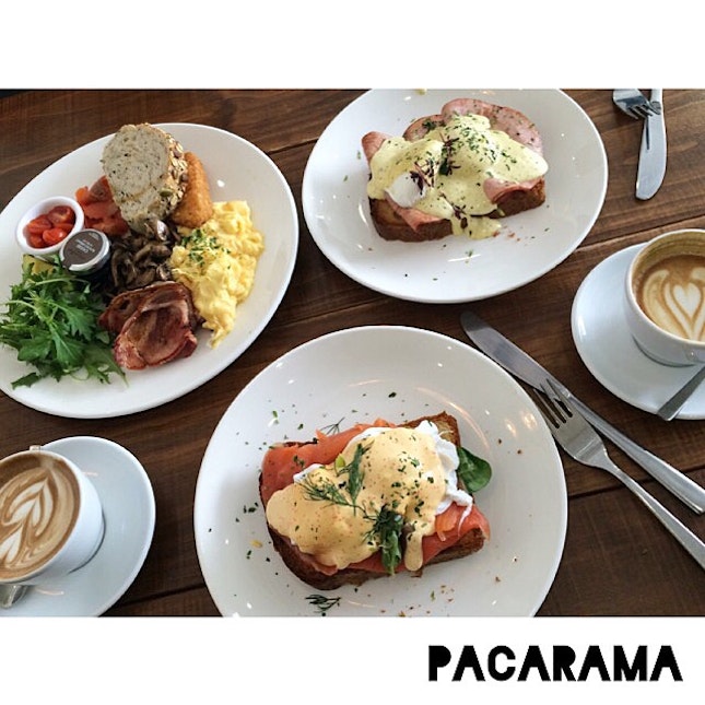 Awesome Sunday breakfast to end the week 😘 @karenneo #pacarama #sisterbonding #brunch #cafehopping #slowliving #burrple #boutiquecoffeeroaster #foodforsoul #foodlovers #foodpic #foodporn #instacafe #utilizemyoffday