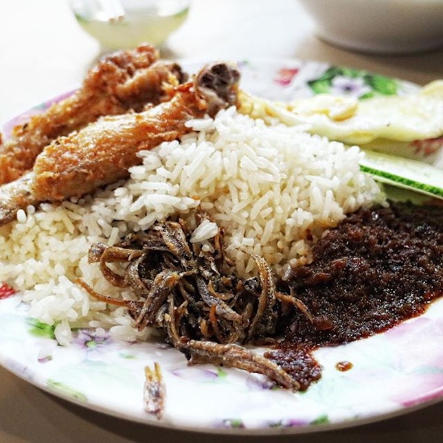 At just $3.50, this has got to be one of the more affordable and worthwhile nasi lemaks despite its long queue during peak hours.