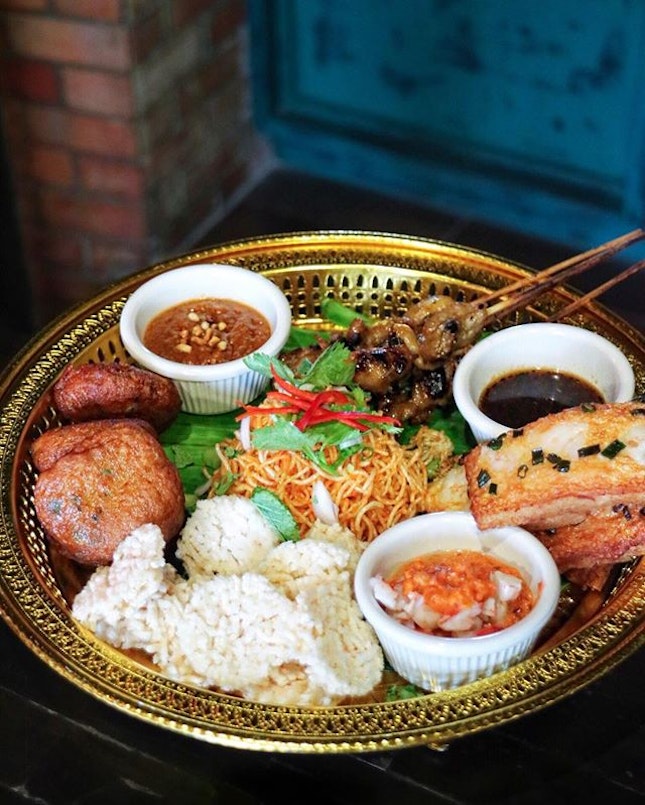 If you are undecided on the appetizers and want to try out almost everything on the starters menu, why not just order the Aroi Mak Platter ($28)?