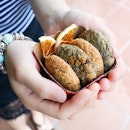 To celebrate the festive Christmas season this year, the Little Drizzle Bakeshop has specially prepared a lineup of baked goodies such as Orange Ginger Cinnamon & Chocolate Chip Cookies (pictured), Salted Egg Cinnamon Chiffon Log Cake, Honey Speculoos Cupcakes and Mistletoe Meringue to satisfy the sweet tooth in all of us.