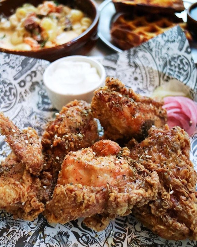 The fried chicken specialist in the hood serves up birds that are so juicy that it's finger lickin good.