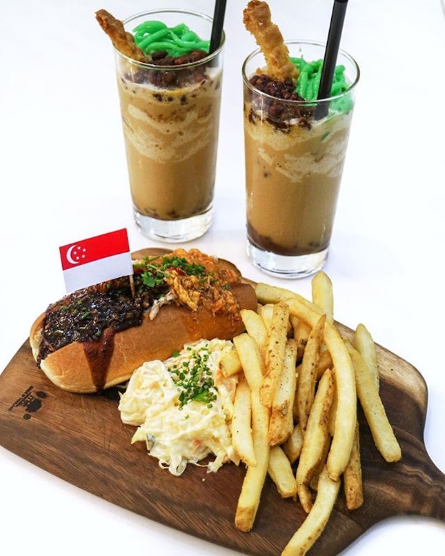 To commemorate our nation’s 53rd birthday, d’Good Cafe will be paying homage to two of our iconic local delicacies with the upcoming launch of the Bun Bun Crab Duo ($19) and Kopi Chendol ($8.50) from 1-31 Aug.