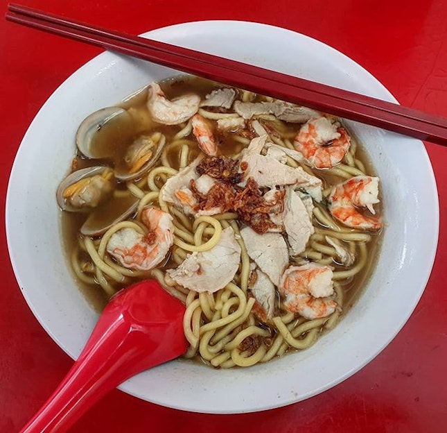 prawn noodles soup 👍🏻
13.7.19
#foodporn #sgfoodporn #foodsg #sgfoodies #instafood #foodstagram #vscofood #burpple #hungrygowhere #hawkerfood #hawkercentre