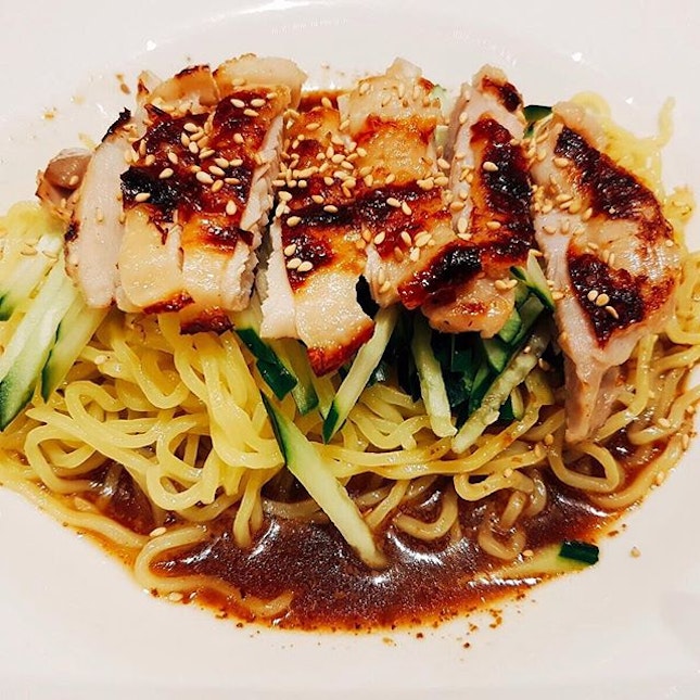 Grilled Chicken Cold Ramen with Sesame Sauce 