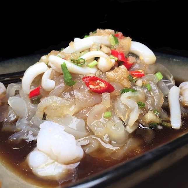 Chilled Jellyfish and Seafood in Vinaigrette 