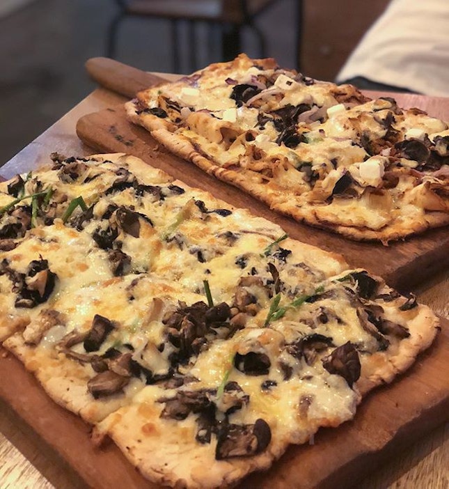 8x13” truffle mushroom pine nut pizza & BBQ chicken pizza with feta, mushrooms & onions🍕.