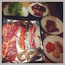 #meat #overloaded #tableful #koreanbbq #instafood #foodporn #foodlover #burpple #instaweekend #afterdinner #smelllikebbq #bbqworldkoreanrestaurant
