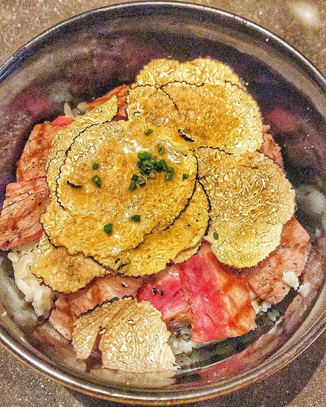 The truffle slices in this Wagyu beef bowl from @tamashii_robataya are ridiculous.
