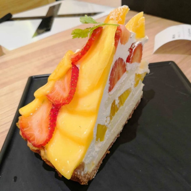 Mango Strawberry Tart($9.35)😍