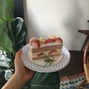 Cute Yet Delicious Lychee Strawberries Cake