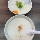 Sliced fish porridge ($4) + egg ($0.50) & Sliced chicken porridge ($3.50)!