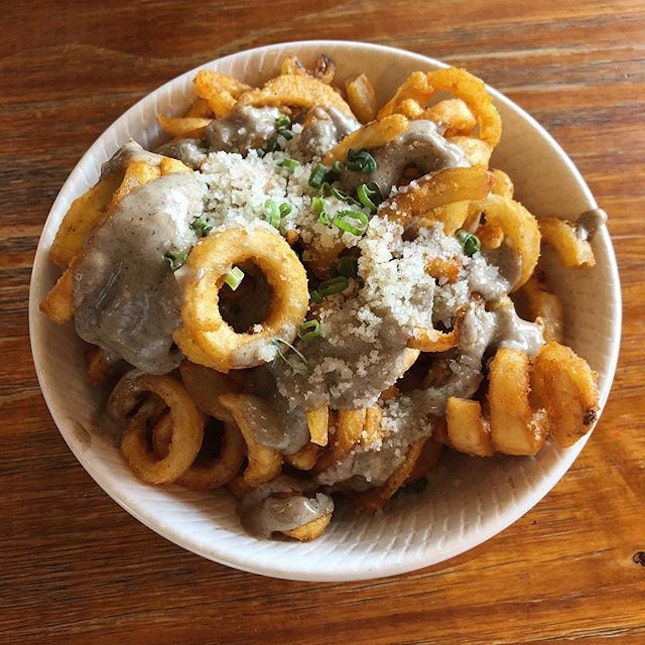 [Truffle mayonnaise curly fries-$14]

A rather expensive side to order despite the large quantity of fries given.
