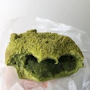 [Matcha Dome-$1.90]

If you love matcha but haven't tried this latest matcha bread from Sun Moulin, you are missing out!!