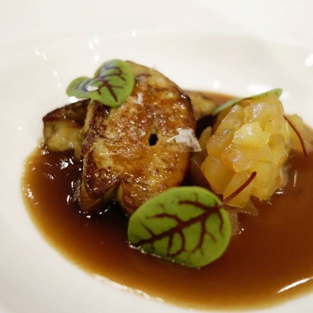 Pan seared foie gras with a duck jus and apple compote
.