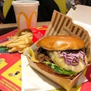 Still be our favourite McD Signature package so far :
Buttermilk Crispy Chicken!