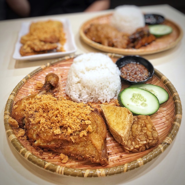 Kee chiu 🙋‍♂️if you’re craving for Ayam Penyet now...