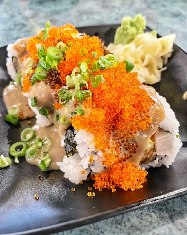 Tag someone who is a fan of Maki with overflowing tobiko!🤤