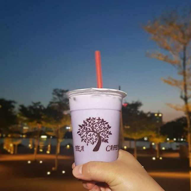 I am running a little late with  @teatreecafesingapore 🥤🥤*But is not too late for you to try out with their well known Yakult/Fruit Tea series or the Consumer favourite: • Taro Milk Tea w/ Taro Balls• Honey Green Tea*FIVE location around Singapore!