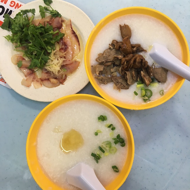 Raw Fish Porridge (RM7) & Crispy Innards Porridge (RM5.50)