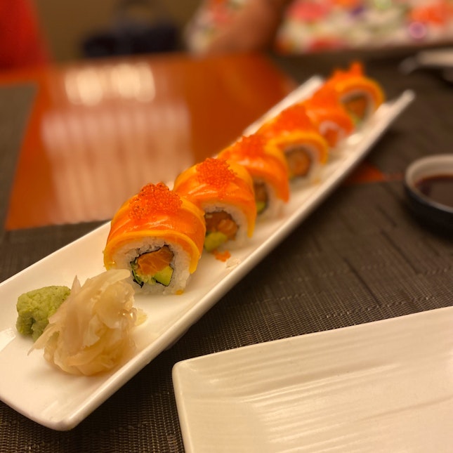 Salmon Mango Roll (RM75)