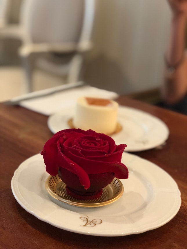 La Rose And Cheese Cake