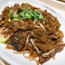 ‘WOKE stir-fried beef kwayteow with loadsa wokHEI!