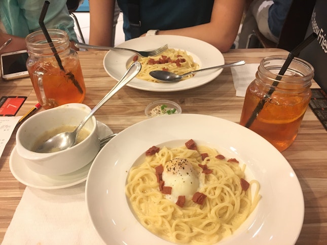 student meal w pasta + drink + soup $6