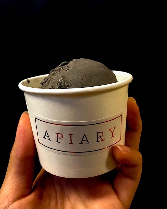 Got my hands on @apiary.sg Black Sesame ice cream ($3.80+$0.70) a few days back and boyyyy this was impressive!!!