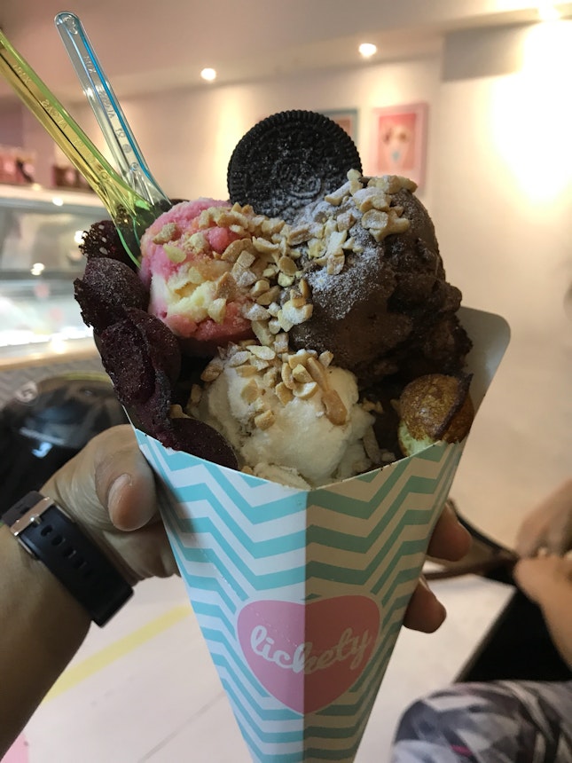 Ice Cream With Egglet Waffles