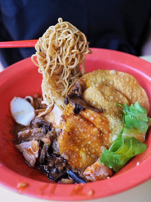Hup Hup Minced Meat Noodle located at Ang Mo Kio Block 724 Food Centre.