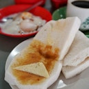 Steam bread with kaya butter, eggs and kopi O from Seng Hong.