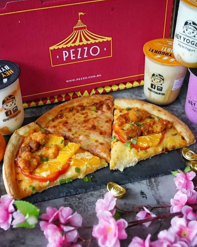 Pezzo launched an auspicious Fortune Pizza, with concept East-meets-West.
The pizza made with fresh mandarin oranges and popcorn chicken - a symbol of happiness, prosperity and wealth. 